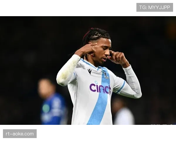 关键瞬间：切尔西门将扑出点球后立即发动长传，助攻前锋单刀破门，展现攻防一体价值。